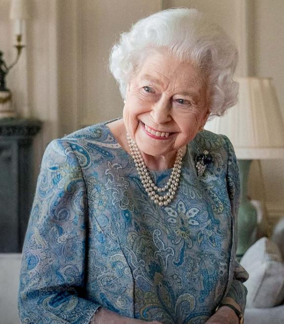 Elisabeth II : la vraie vie derrière la couronne